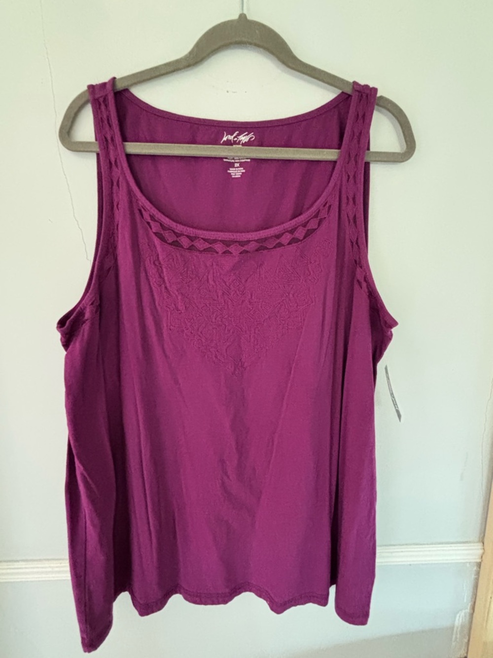 Lord & Taylor Purple Embroidered Scoop Neck Tank